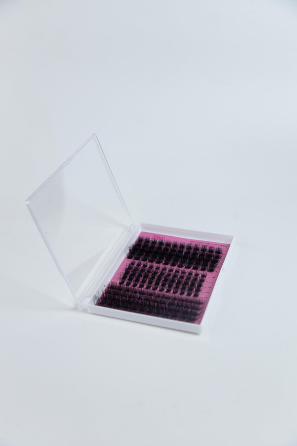 Lash cluster Tray